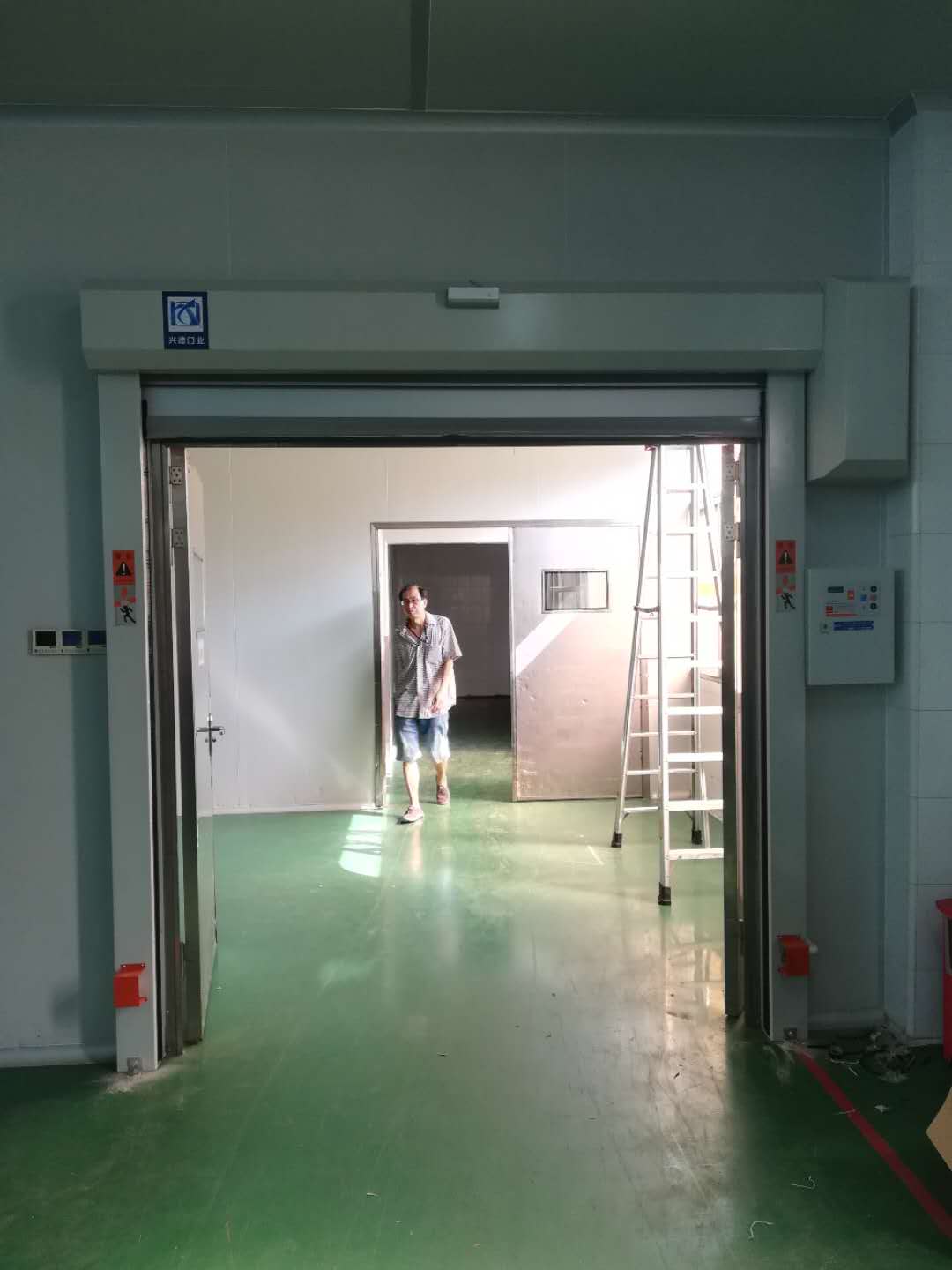 佛山興德快速自動門在惡劣環境下使用需要注意的地方